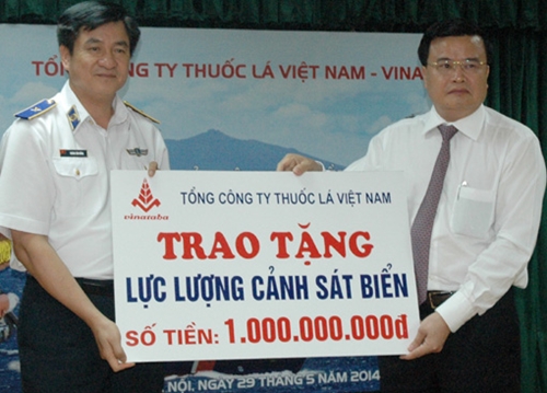 Tổng công ty thuốc lá Việt Nam tặng lực lượng Cảnh sát biển Việt Nam 1 tỷ đồng
